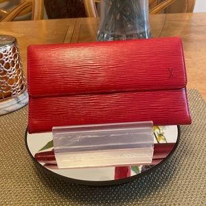 EUC Authentic LOUIS VUITTON Red Epi Leather